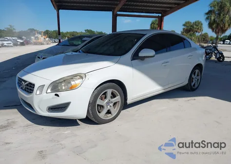 2013 Volvo S60 T5 z USA, uszkodzony, nr VIN YV1612FS6D2207492